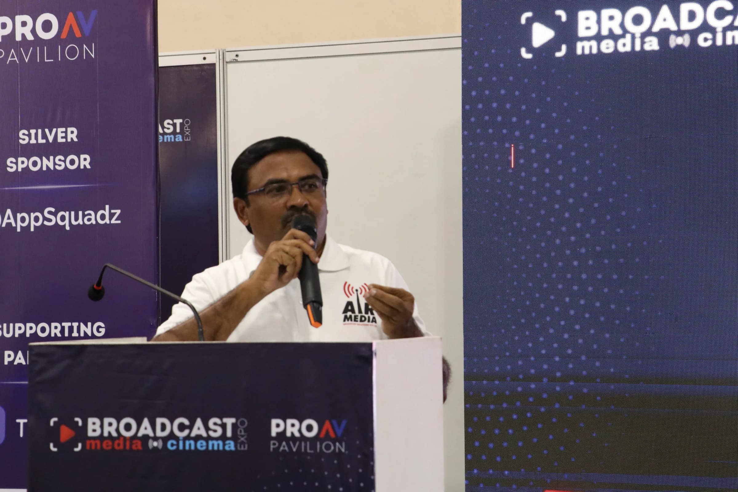 AirMedia Broadcast Stall-02