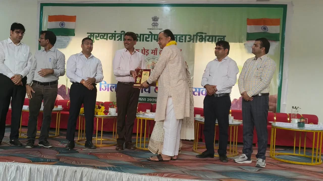 Community Radio 91.2 FM, Jhunjhunu – “Awaaz of Jhunjhunu” Van Mahotsav 2026 organized in Jhunjhunu.