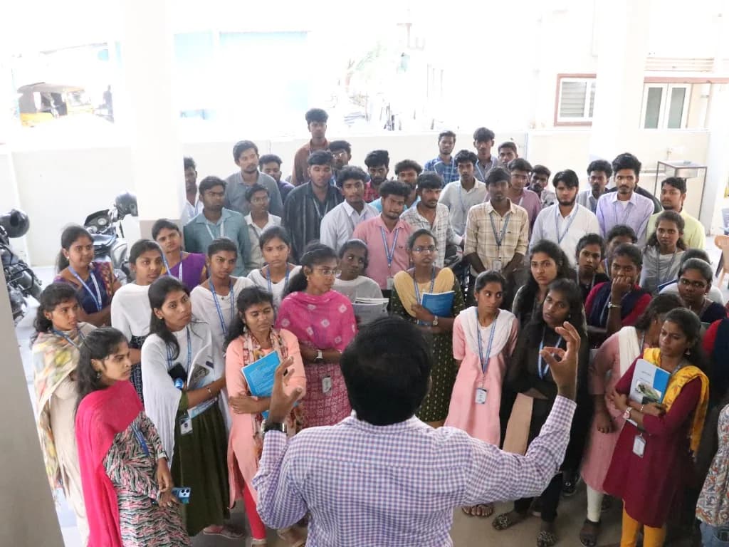P. Vijayakumar addressing Sengunthar College students during an outdoor training session